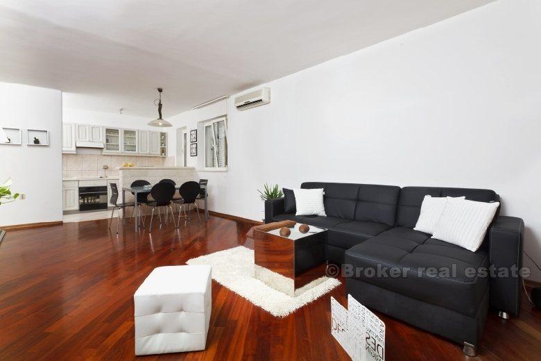 Современный дом недалеко от центра