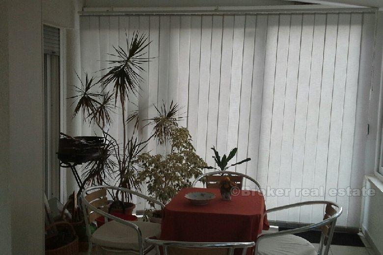 Apartament z dwiema sypialniami, Meje