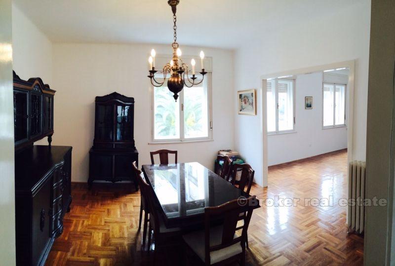 Trosoban stan u centru