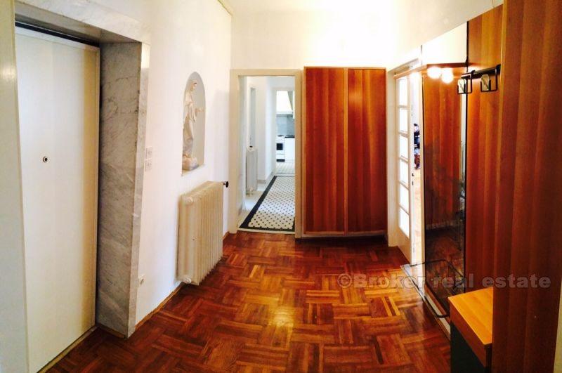 Tre roms leilighet i sentrum