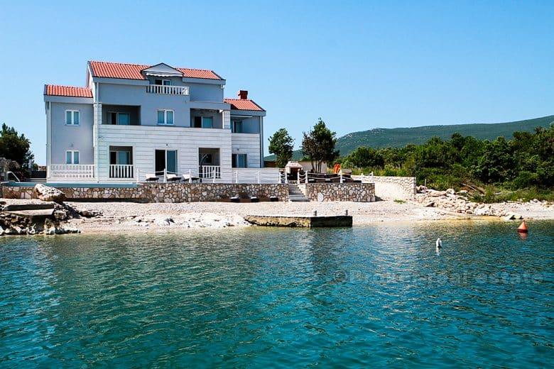 Villa par la mer, à vendre