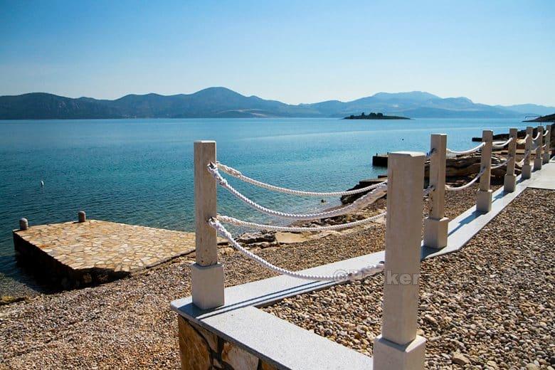 Villa vid havet, till salu