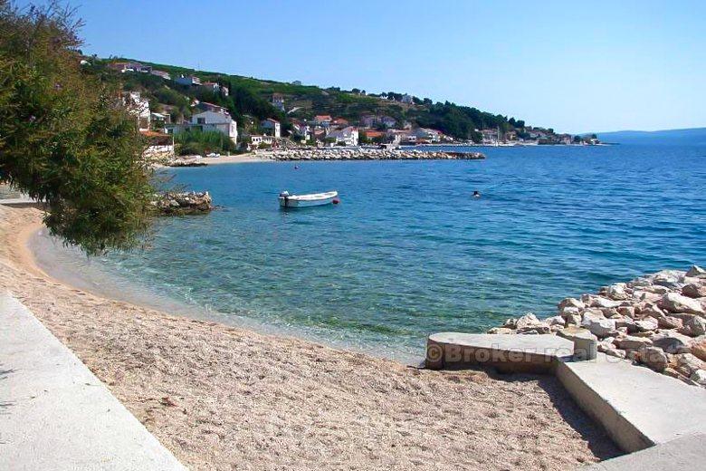 Frittliggende hus i en liten landsby