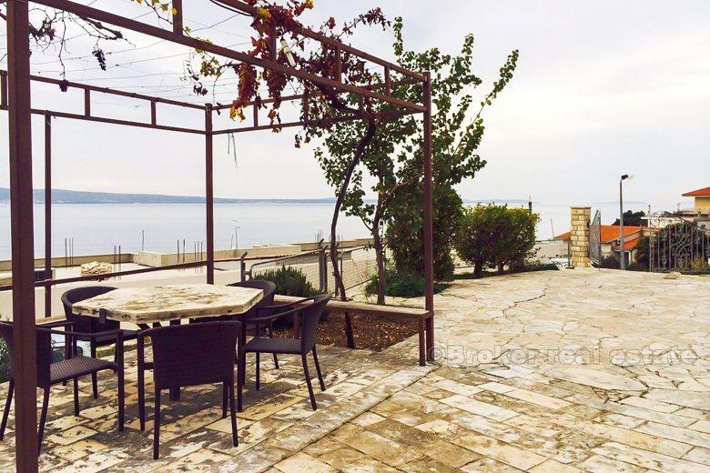 Frittliggende hus i en liten landsby