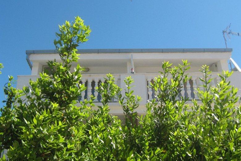 Maison deuxième rangée à la mer