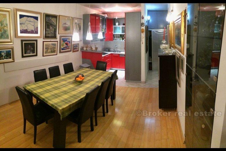 Moderne ett roms leilighet