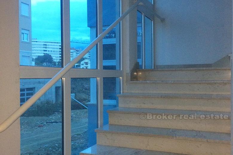 Komfortowy apartament w nowym budynku