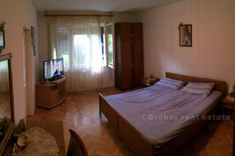 Lokve, Trosoban stan s vrtom, na prodaju