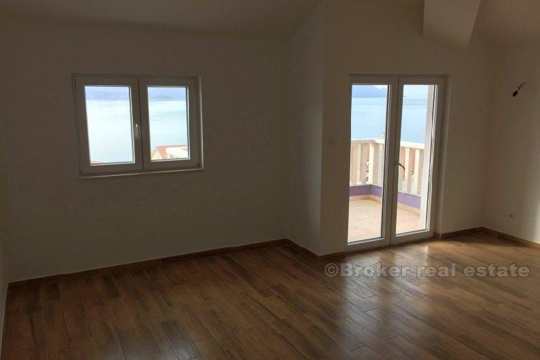 Diversi appartamenti con vista sul mare