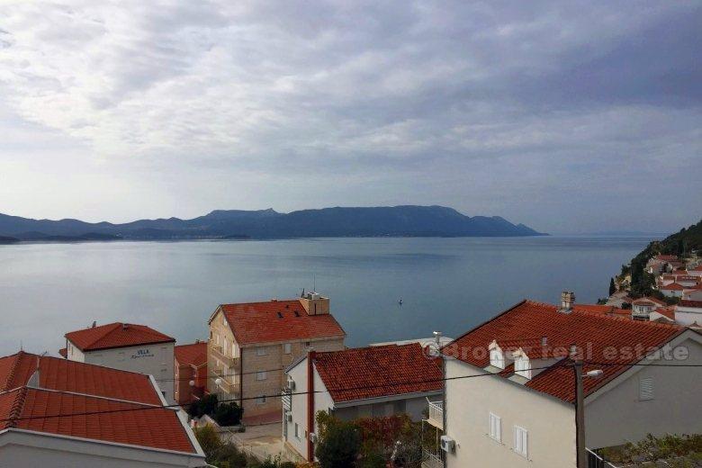 Diversi appartamenti con vista sul mare