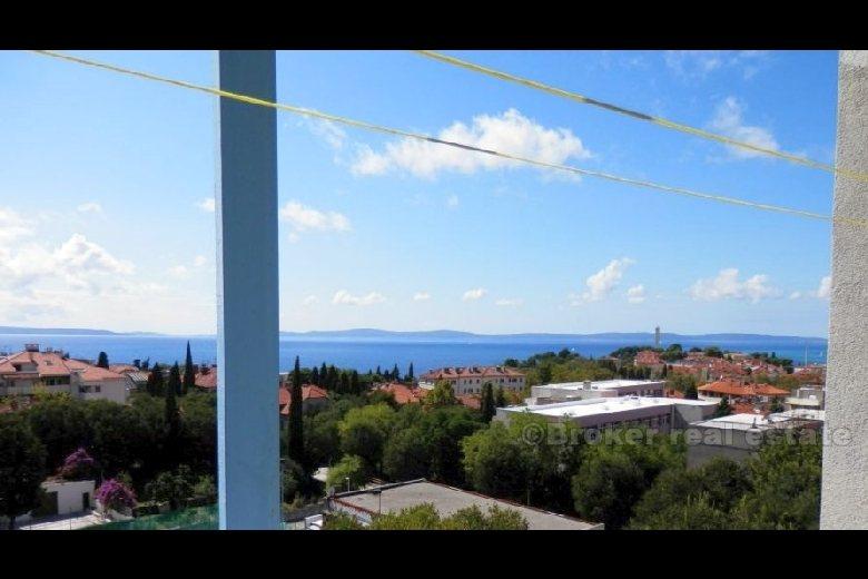 Komfortowy apartament z trzema sypialniami