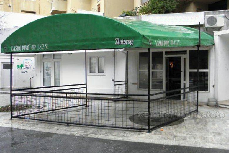 Kontorutrymme, ett café, till salu