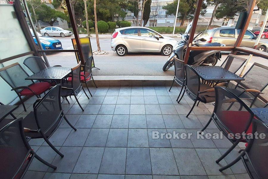 Kafé med lager, til salgs