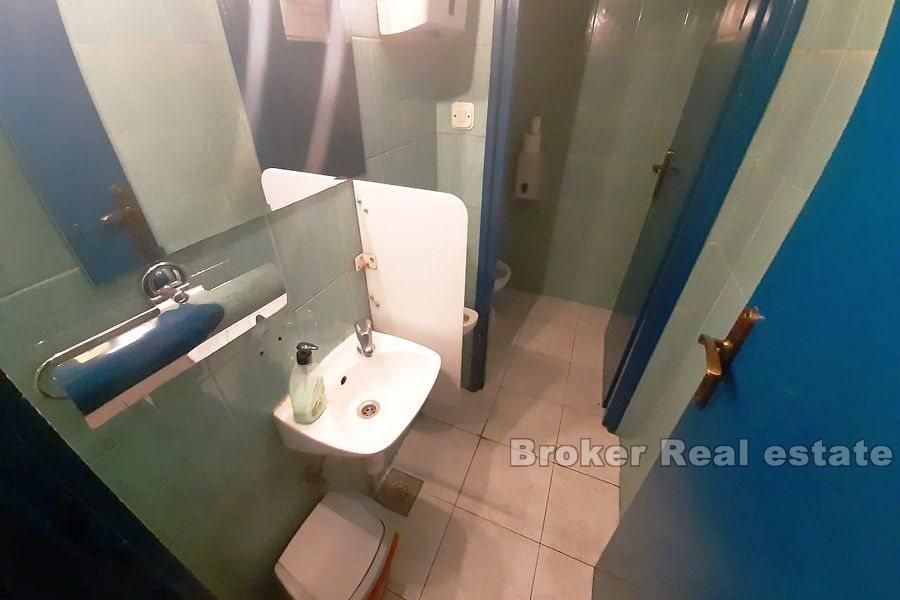 Kafé med lager, til salgs