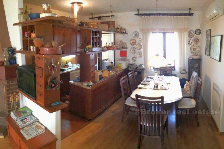 Confortable appartement de trois chambres