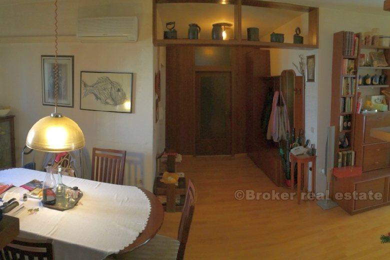 Confortable appartement de trois chambres