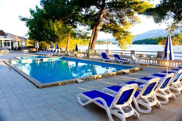 Apartment with a swimming pool, for sale