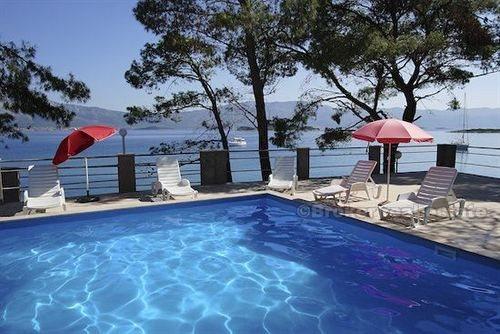 Apartment with a swimming pool, for sale