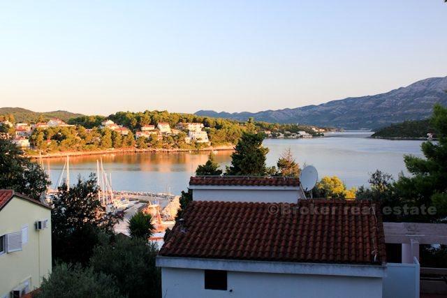 Apartment with a swimming pool, for sale