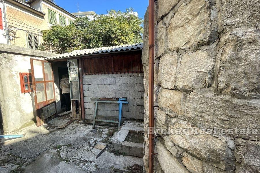 Detached stone house, for sale