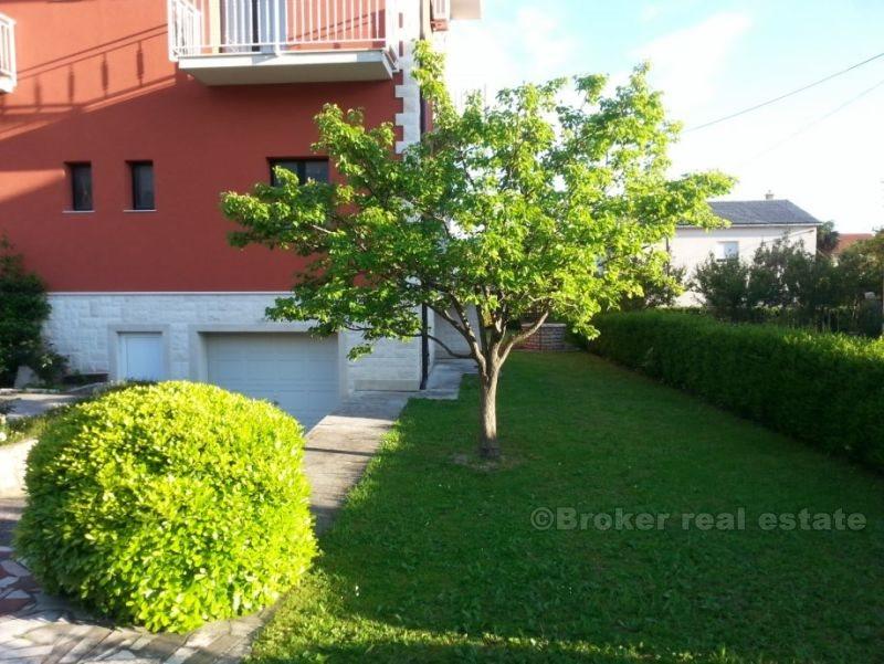 Ładnie urządzony dom rodzinny, na sprzedaż