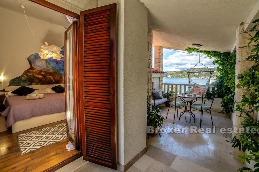 Aparthotel première rangée à la mer, à vendre