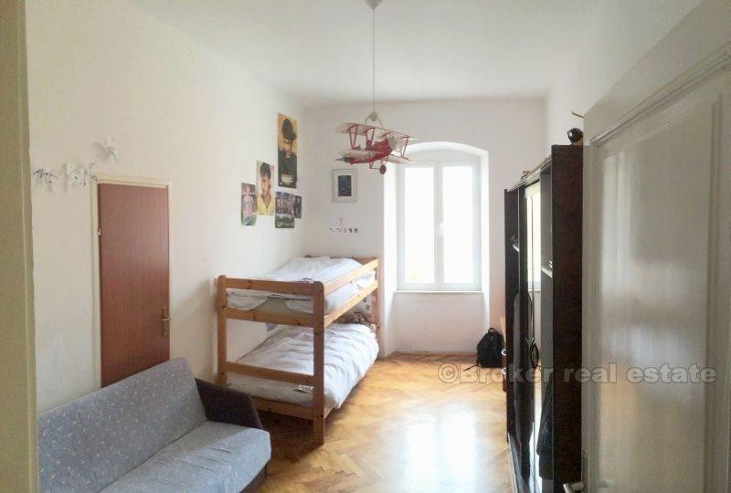 Čtyřpokojový apartmán v centru města