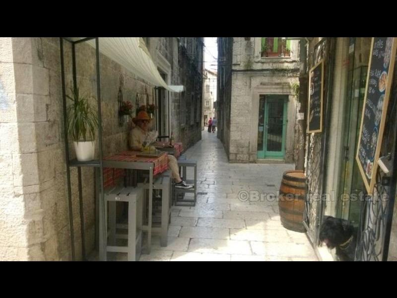 Espace traiteur attrayant, à vendre