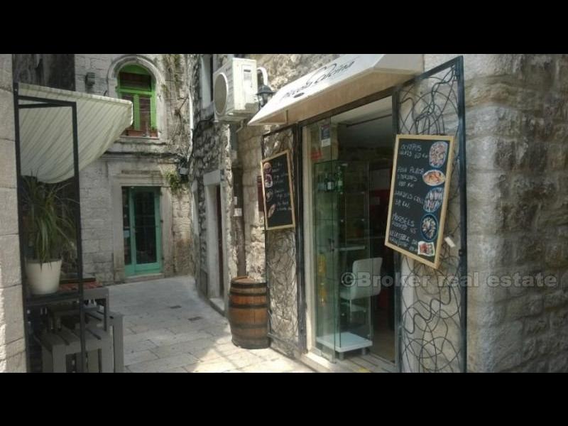 Espace traiteur attrayant, à vendre