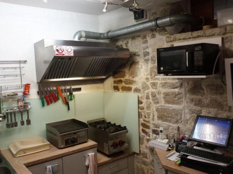 Espace traiteur attrayant, à vendre