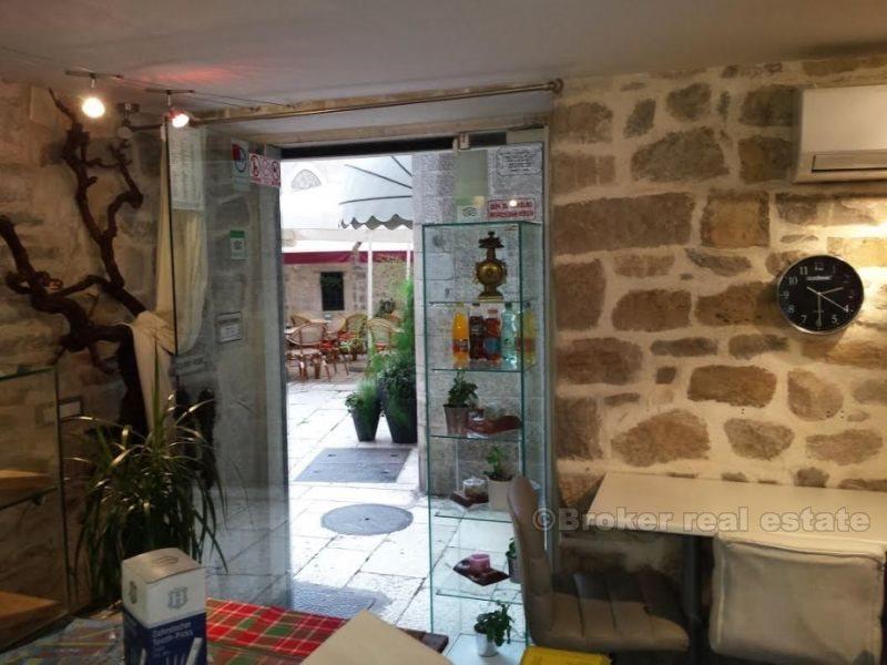 Espace traiteur attrayant, à vendre