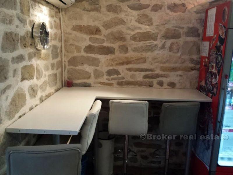 Espace traiteur attrayant, à vendre