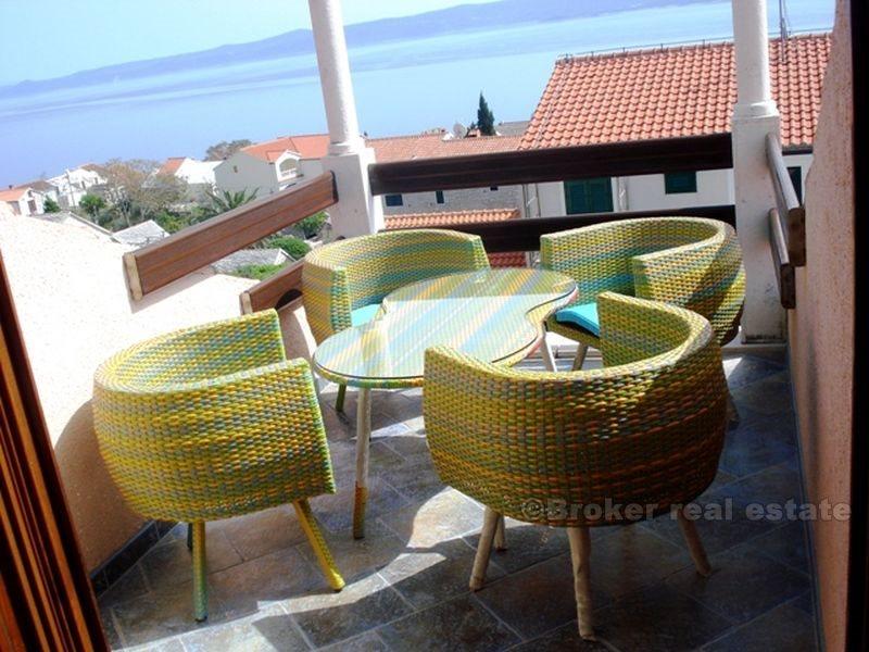 Коммерческое - жилое здание, для продажи