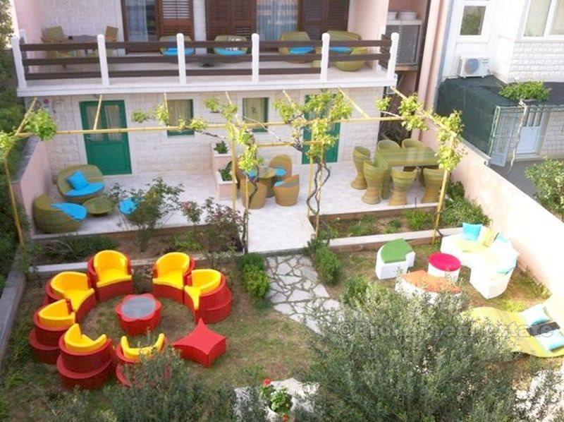 Коммерческое - жилое здание, для продажи