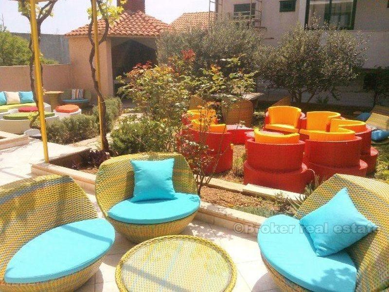 Commercial - residental bygning, for salg