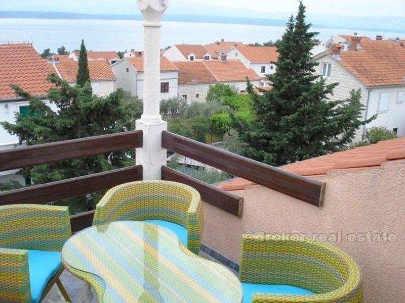 Коммерческое - жилое здание, для продажи