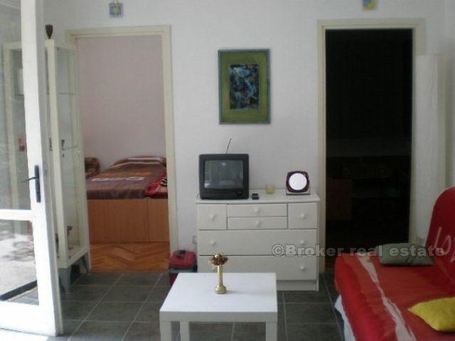 Prekrasna kuca uz samo more