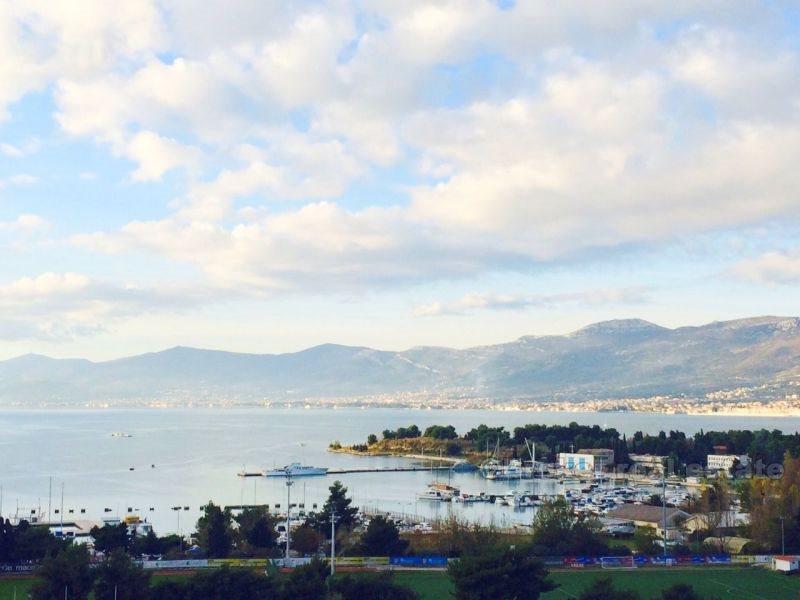 Four bedroom apartment with a view