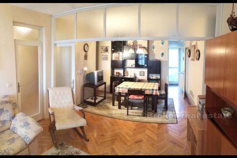 Appartamento di 4 camere da letto con vista