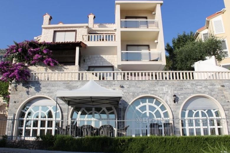 Willa z pięknym widokiem na morze, na sprzedaż