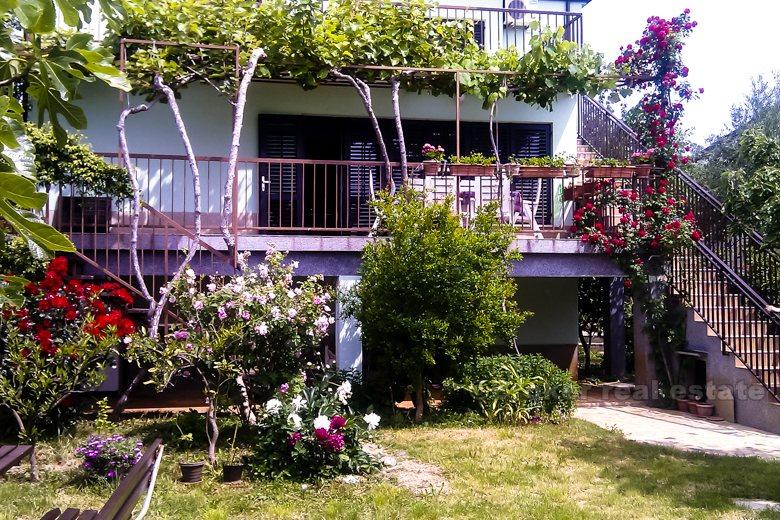 Detached family house, for sale