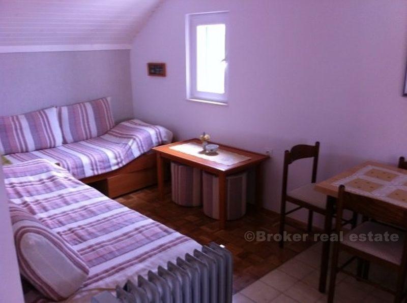 Vakker liten frittliggende feriehus