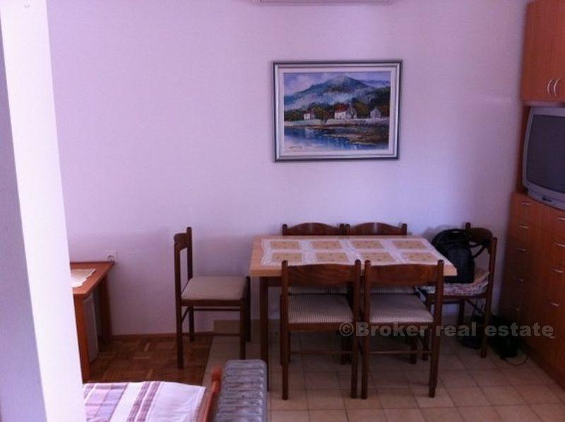 Vakker liten frittliggende feriehus