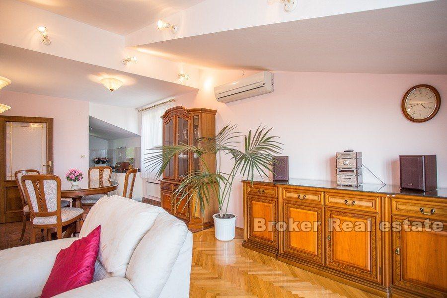 Elegantní penthouse, k pronájmu