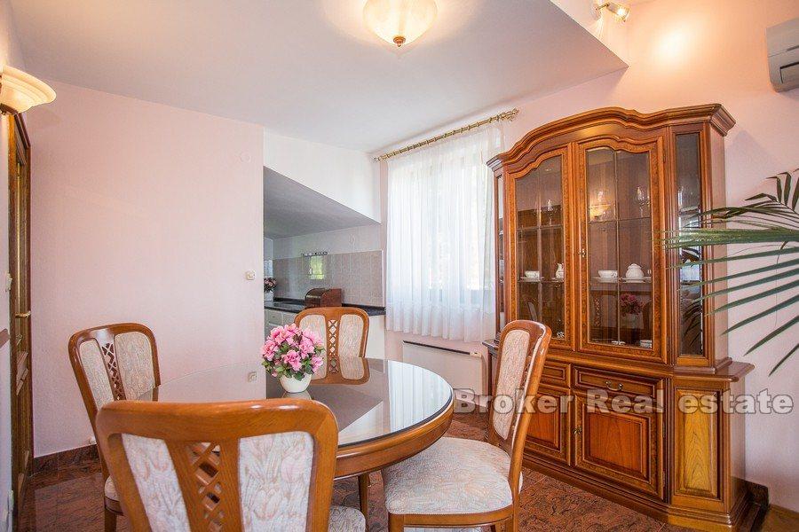 Elegantní penthouse, k pronájmu