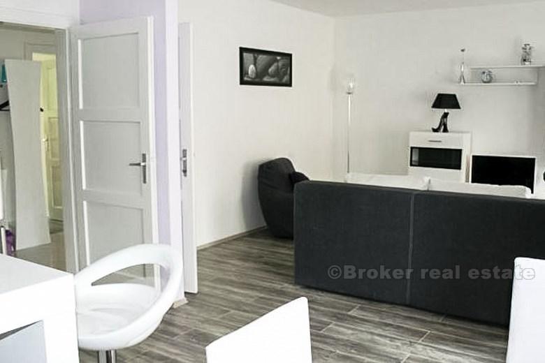 Modern utrustad två sovrum, uthyres