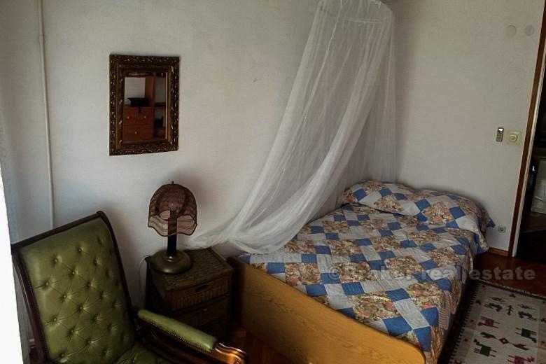 Confortable appartement de trois pièces sur Blatine, à louer