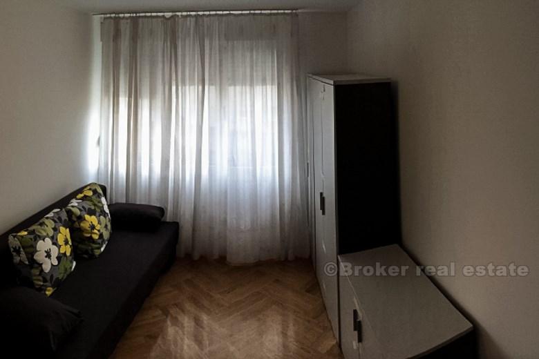 Dvosoban moderno opremljen stan, za najam