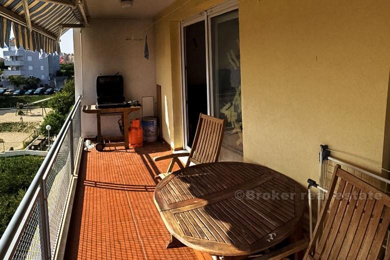 Appartement moderne de deux chambres, à louer