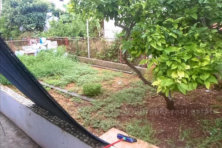 Fullt möblerade två sovrum, till salu